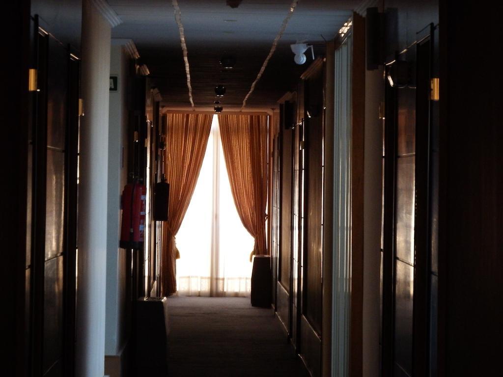 Hotel Isur ジェレナ エクステリア 写真