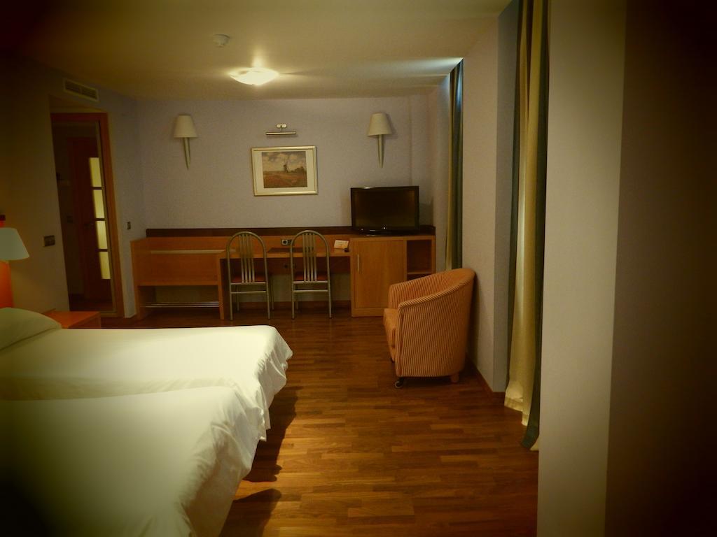 Hotel Isur ジェレナ エクステリア 写真