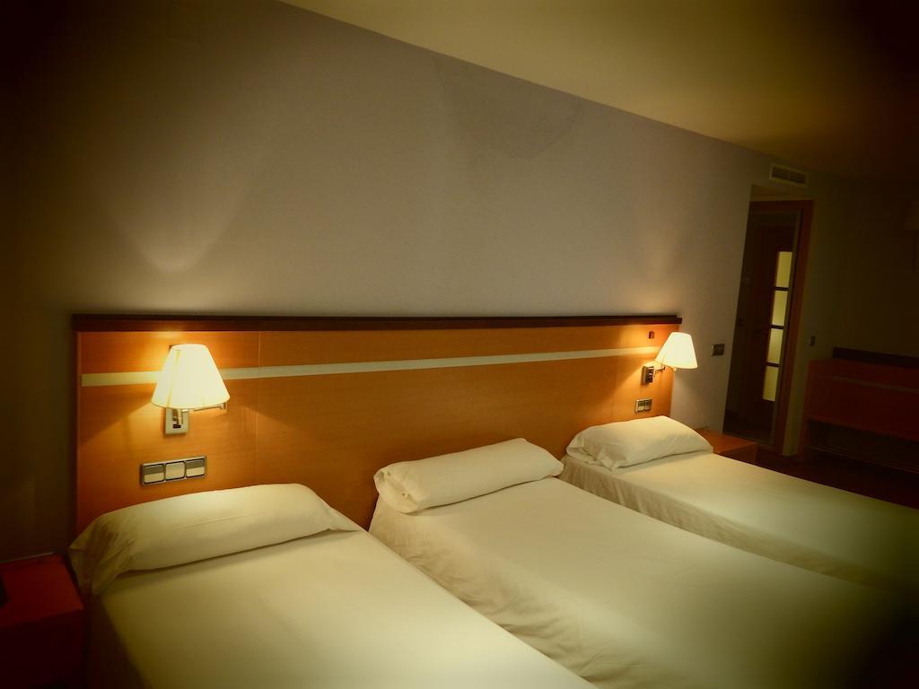 Hotel Isur ジェレナ エクステリア 写真