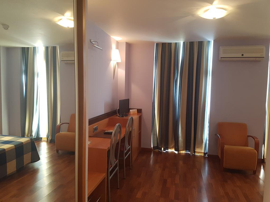 Hotel Isur ジェレナ エクステリア 写真