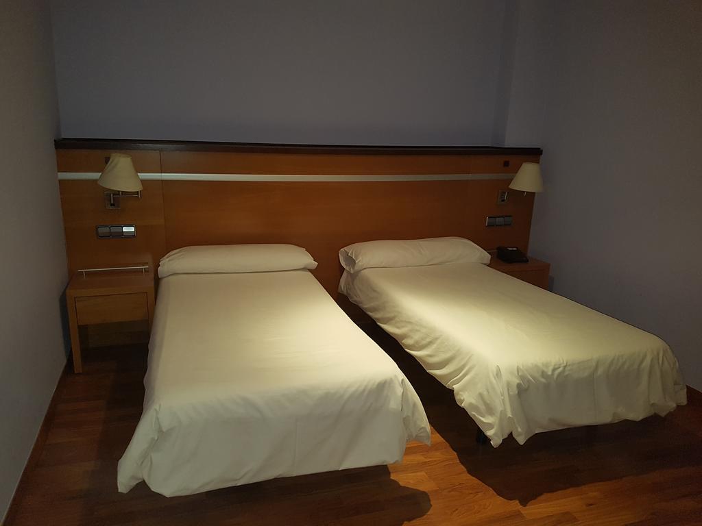 Hotel Isur ジェレナ エクステリア 写真